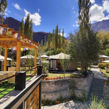 Mystique Meadows Earth Homes Hundar Екстериор снимка